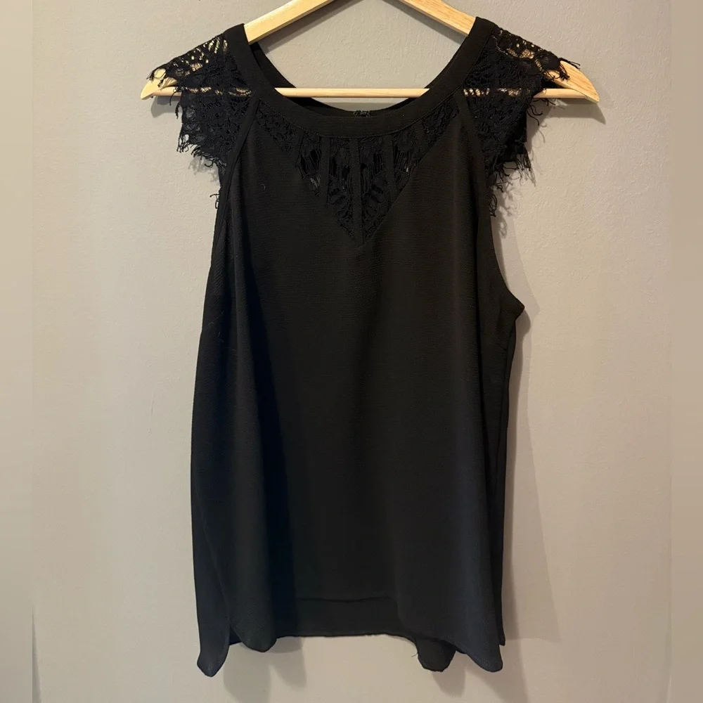 Jarred Lace Detail Cap Sleeve Black Blouse - Picture 3 of 6
